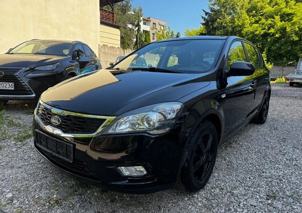 Kia Ceed cena 17600 przebieg: 140000, rok produkcji 2009 z Łódź małe 301